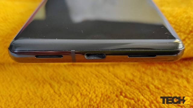 Google Pixel 7 Pro Long-term Review Bottom edge